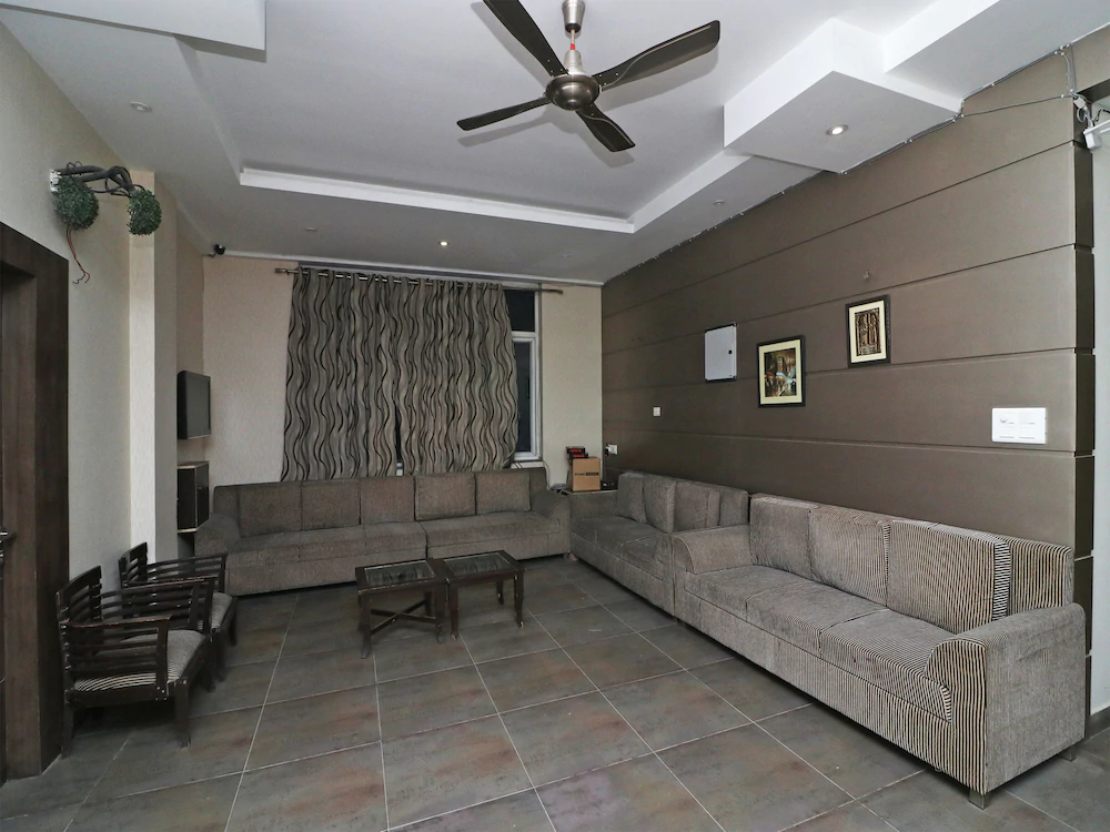 Hotel Parichay by OYO Rooms