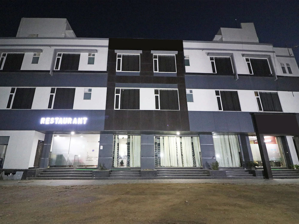 Hotel Parichay by OYO Rooms