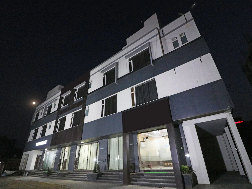 Hotel Parichay by OYO Rooms