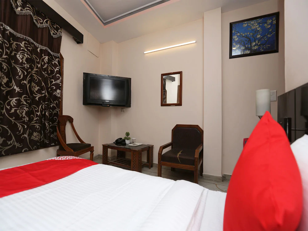 Hotel Samrat By OYO Rooms