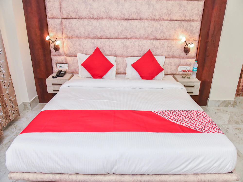 Hotel Crown Inn By OYO