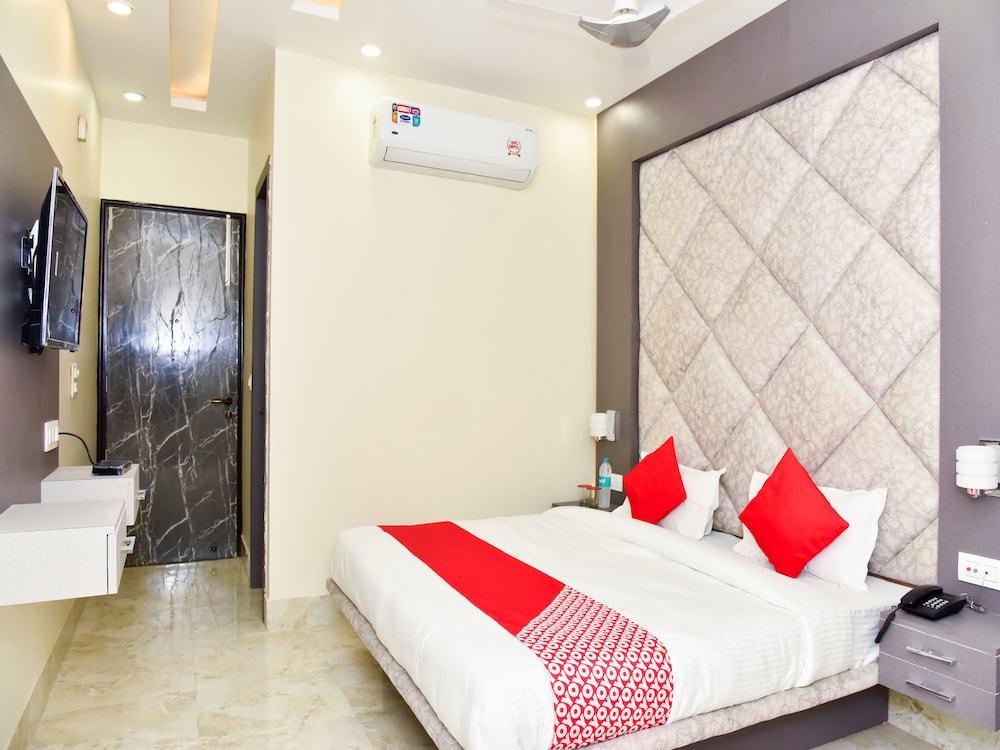 Hotel Crown Inn By OYO