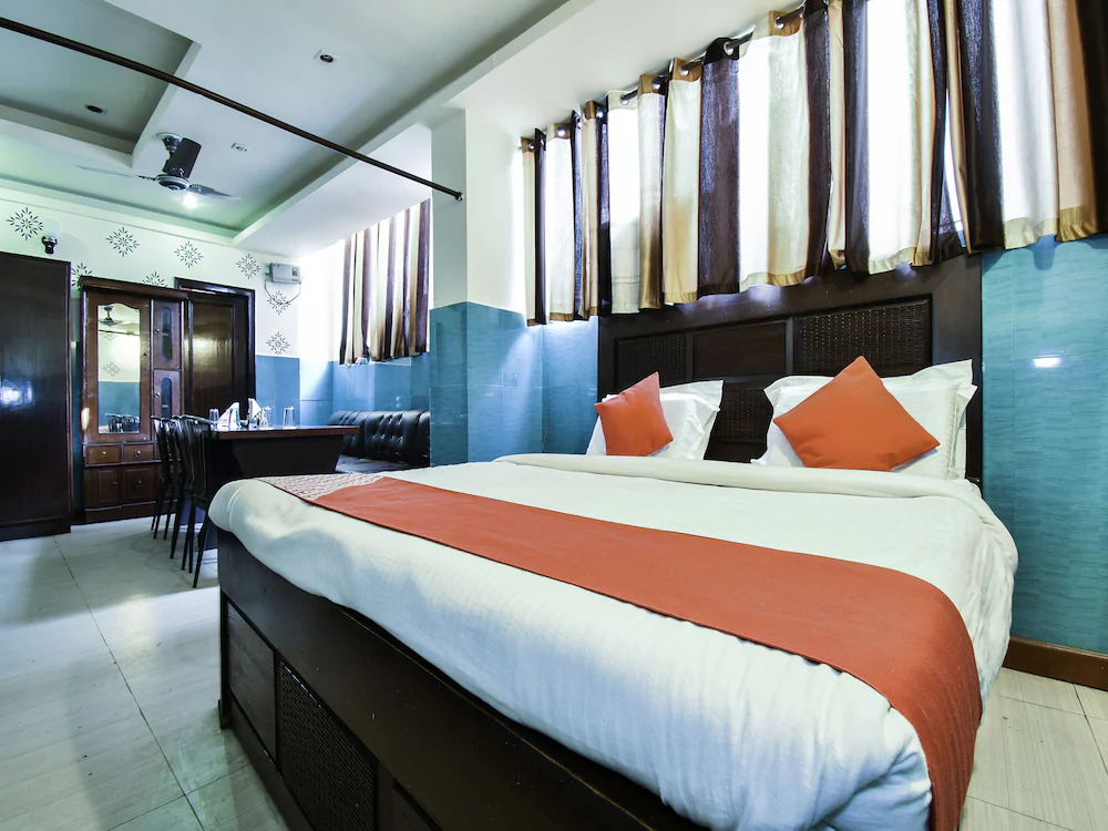 Hotel Vice Roy by OYO Rooms
