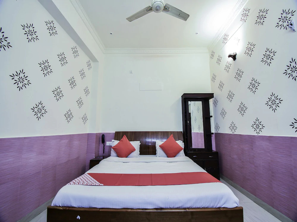 Hotel Vice Roy by OYO Rooms