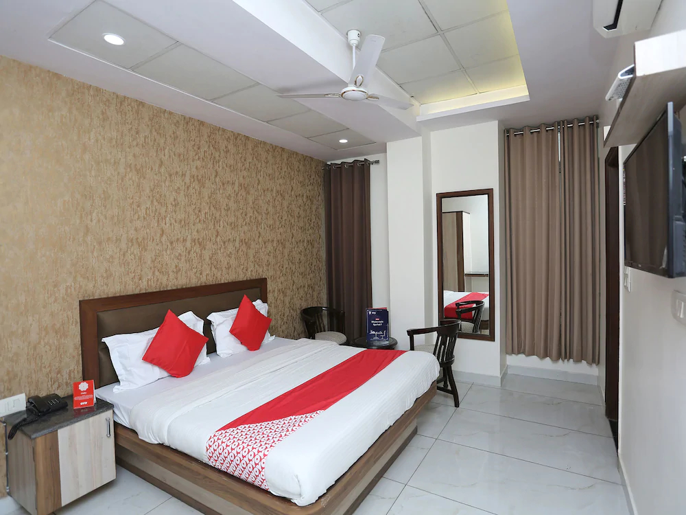 OYO 15382 Hotel Shant Mai