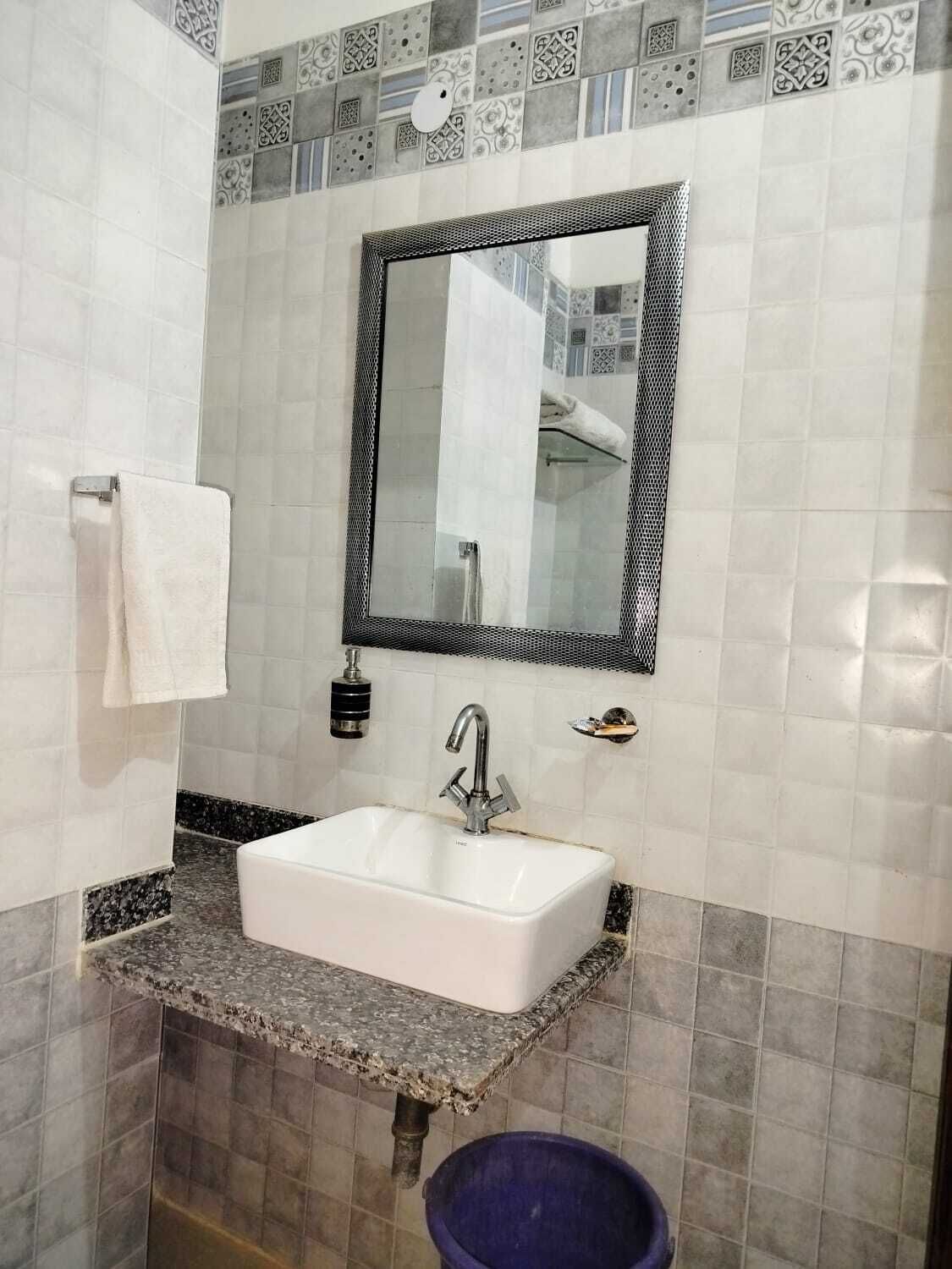 Hotel White House Residency By GRB