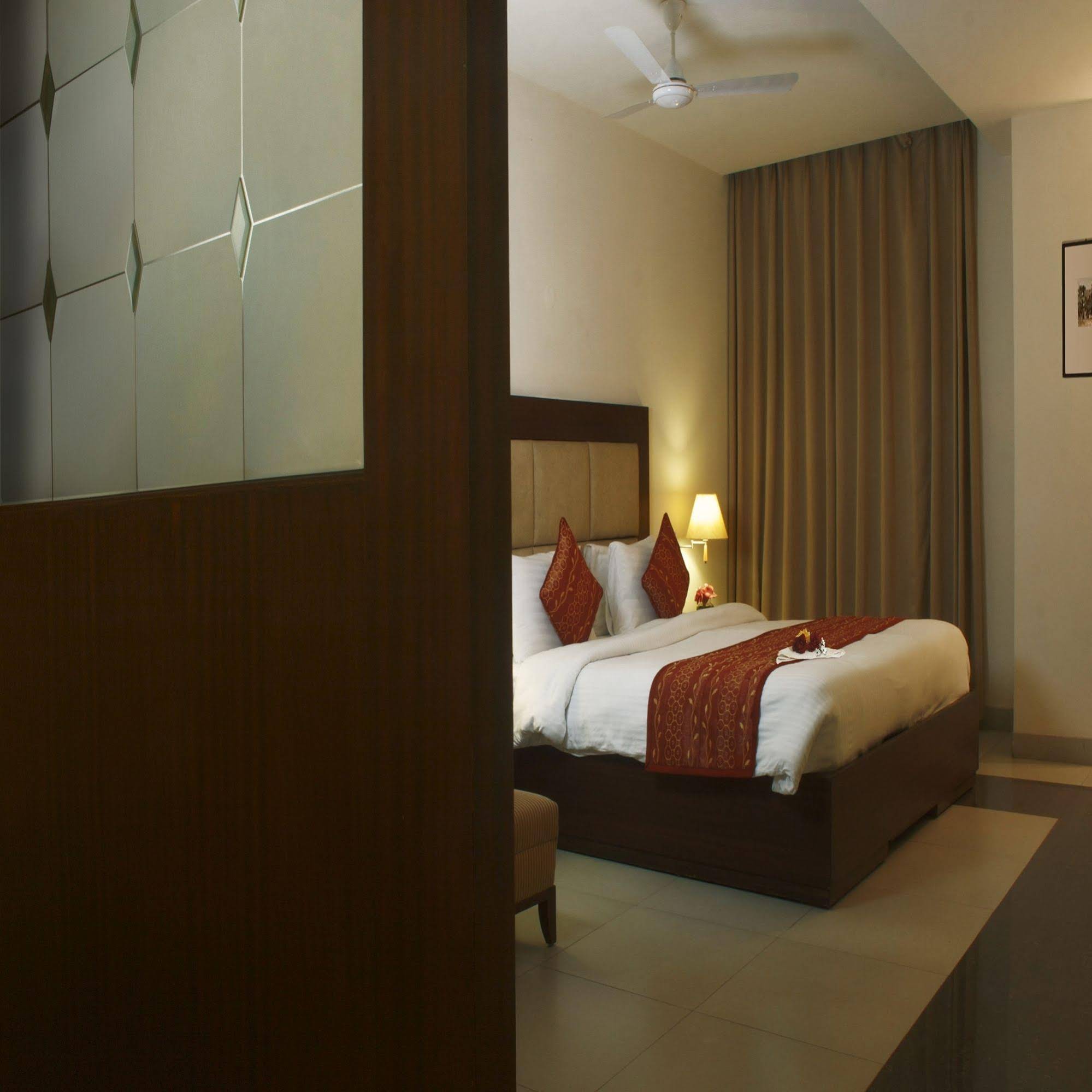 Legend Sarovar Portico