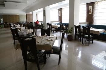 OYO Premium Baddi Nalagarh Highway