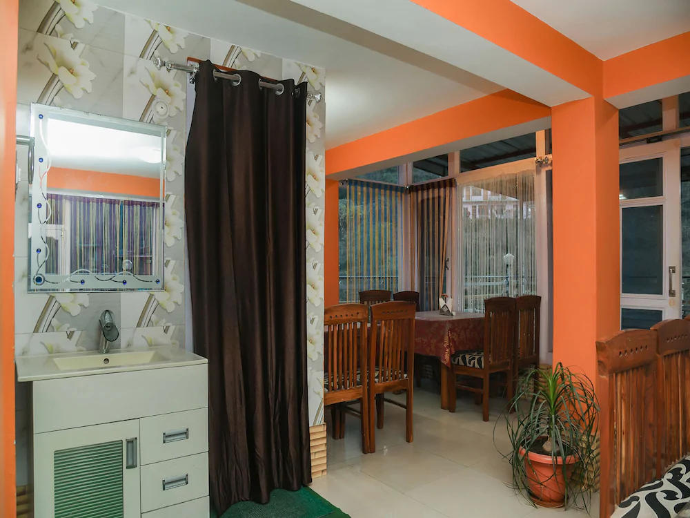 Hotel Mansarovar by OYO