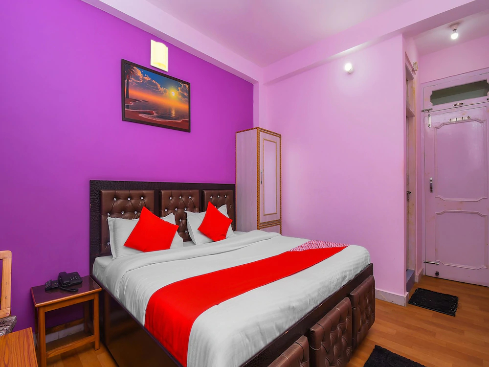 Hotel Mansarovar by OYO