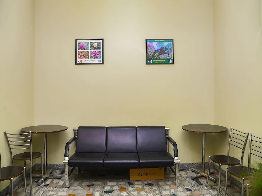 Hotel Mansarovar by OYO