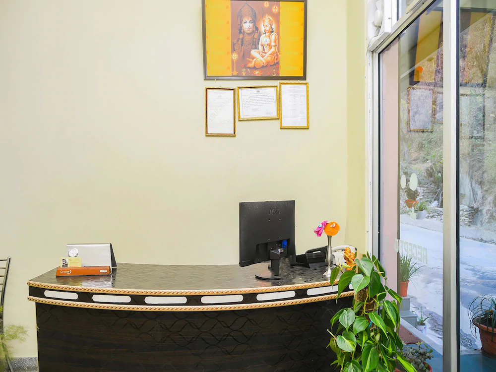 Hotel Mansarovar by OYO