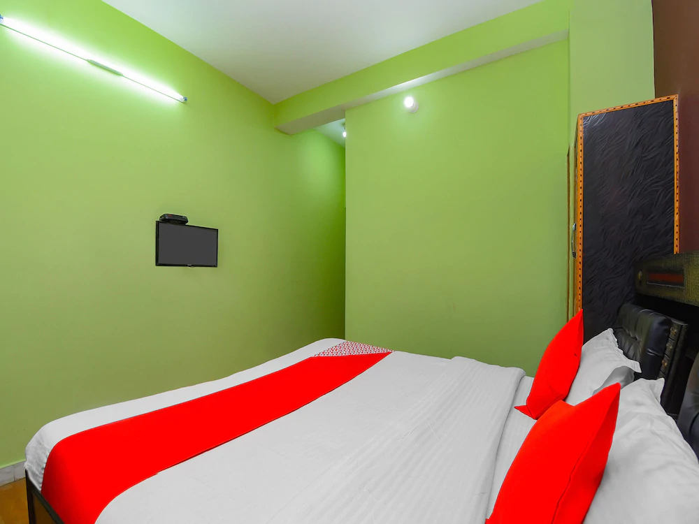 Hotel Mansarovar by OYO