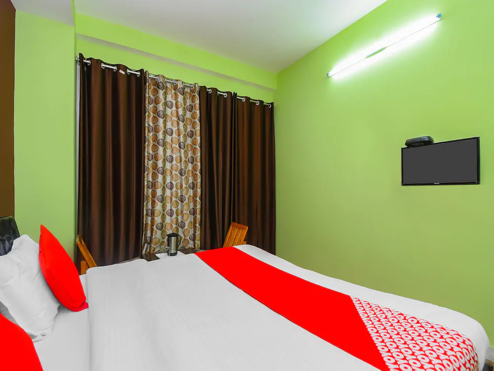 Hotel Mansarovar by OYO