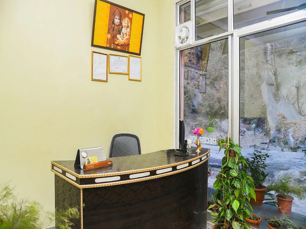 Hotel Mansarovar by OYO