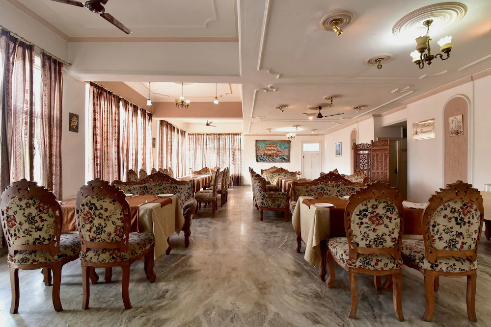 Mashoo Resorts by OYO Rooms