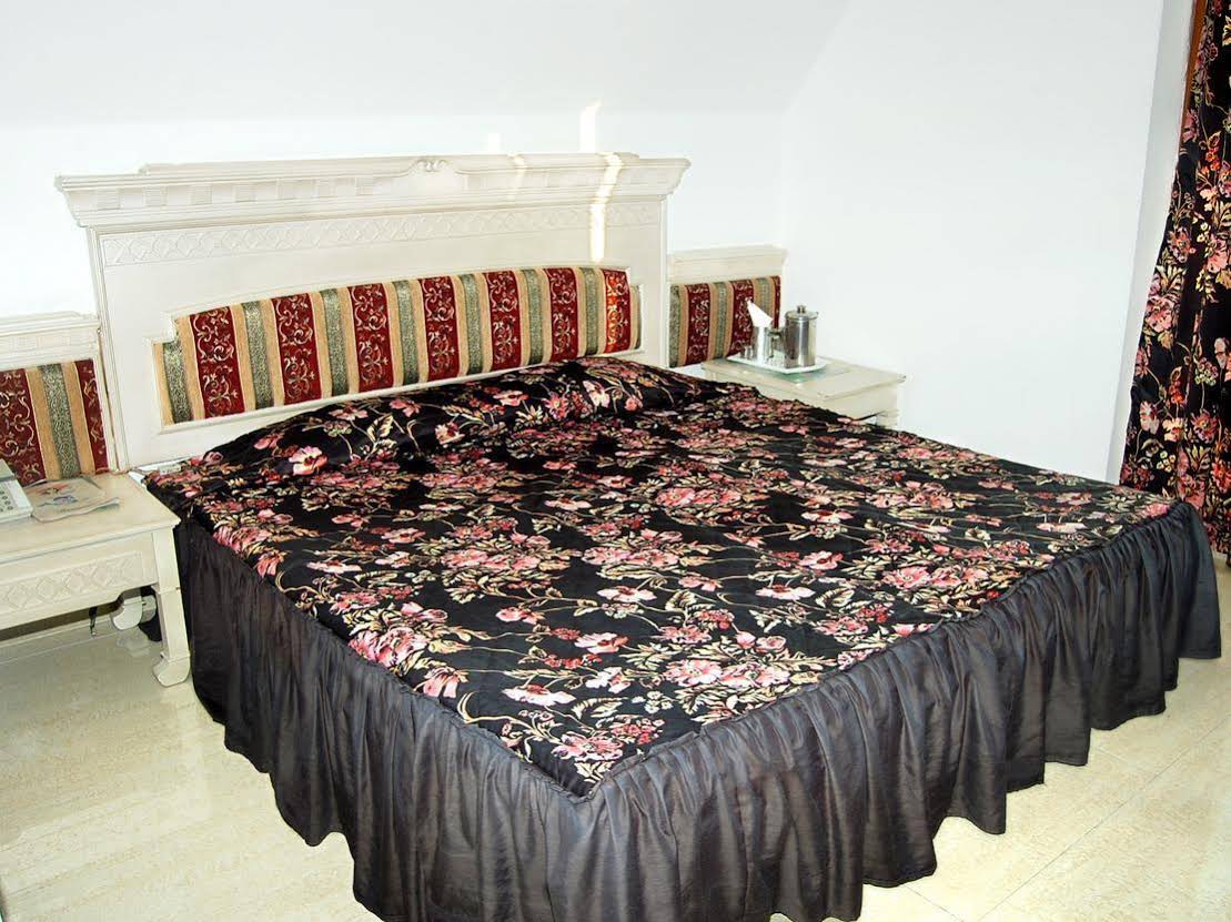 Hotel Chail Residency