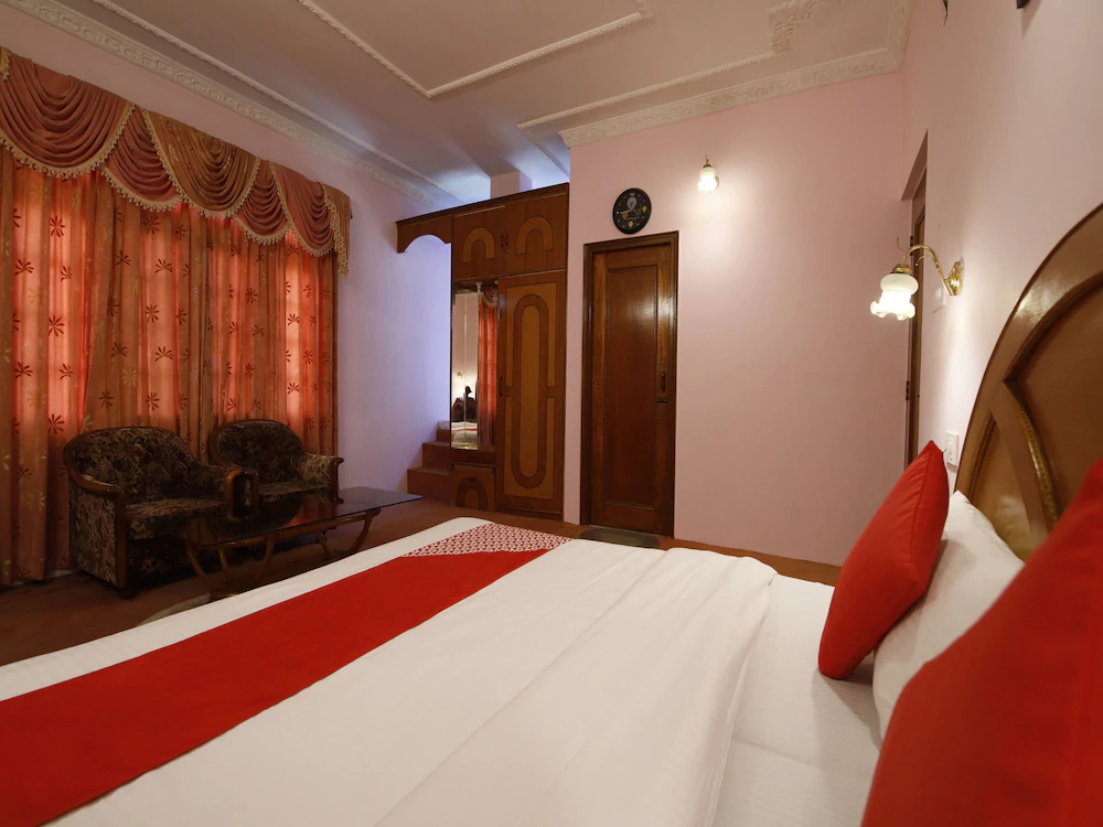 OYO 14534 Hotel Oakwood
