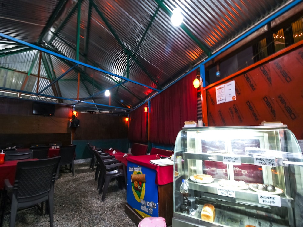 Cozy Stay by OYO Rooms