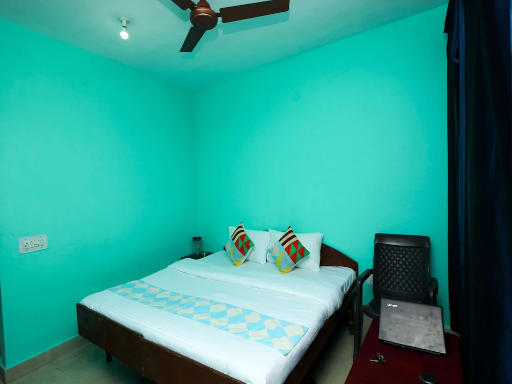 Cozy Stay by OYO Rooms