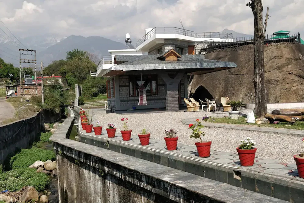 Guleria Villa