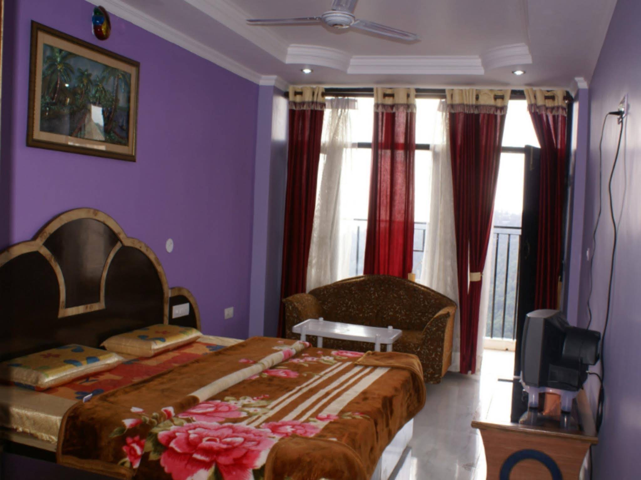 Hotel Grand Hill
