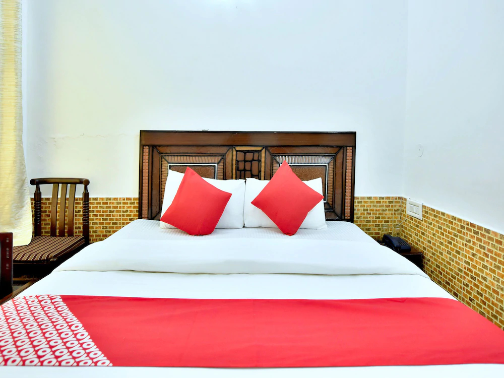 Hotel Snow Retreat by OYO Rooms