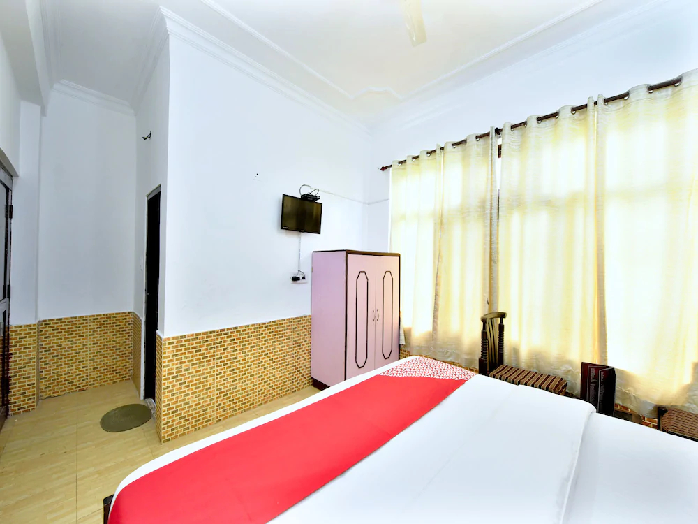 Hotel Snow Retreat by OYO Rooms