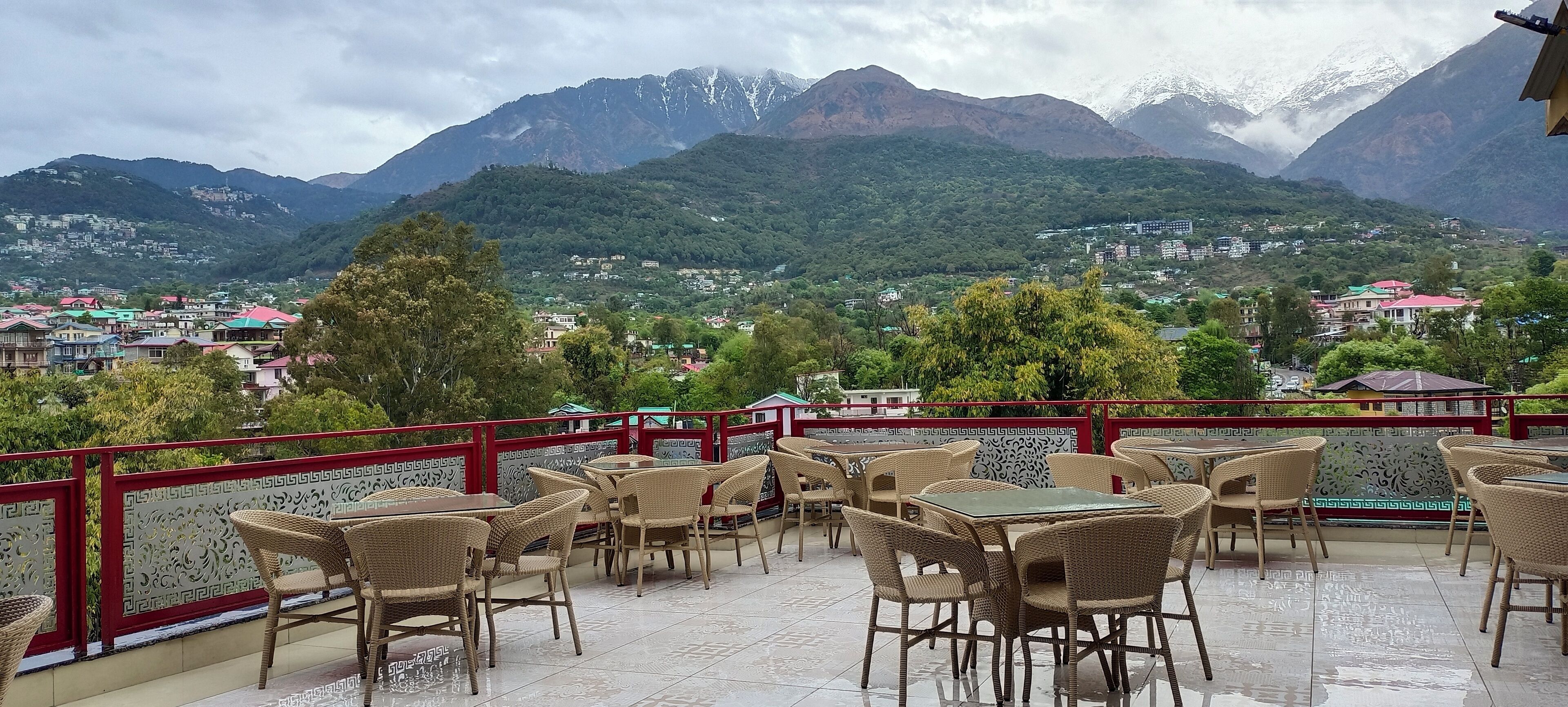 Hotel Square One by D'Polo Dharamshala