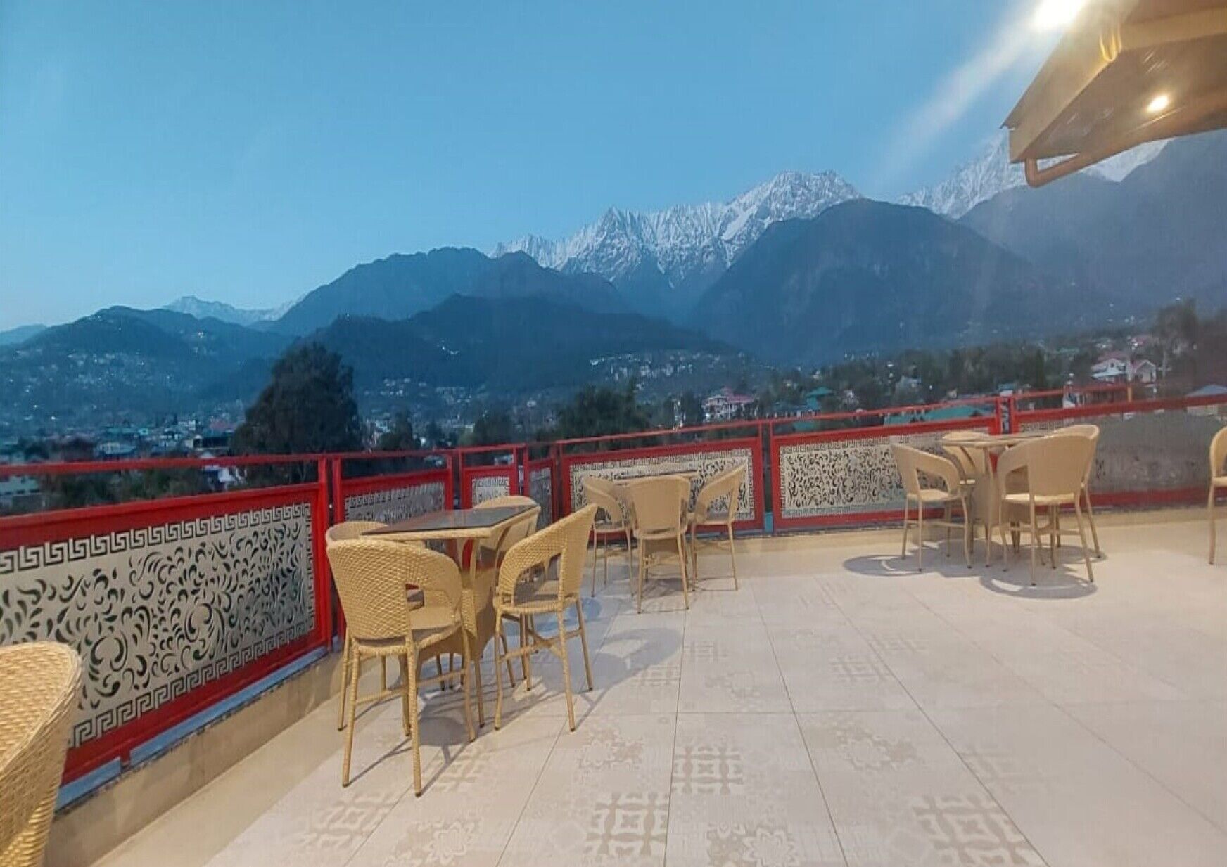 Hotel Square One by D'Polo Dharamshala