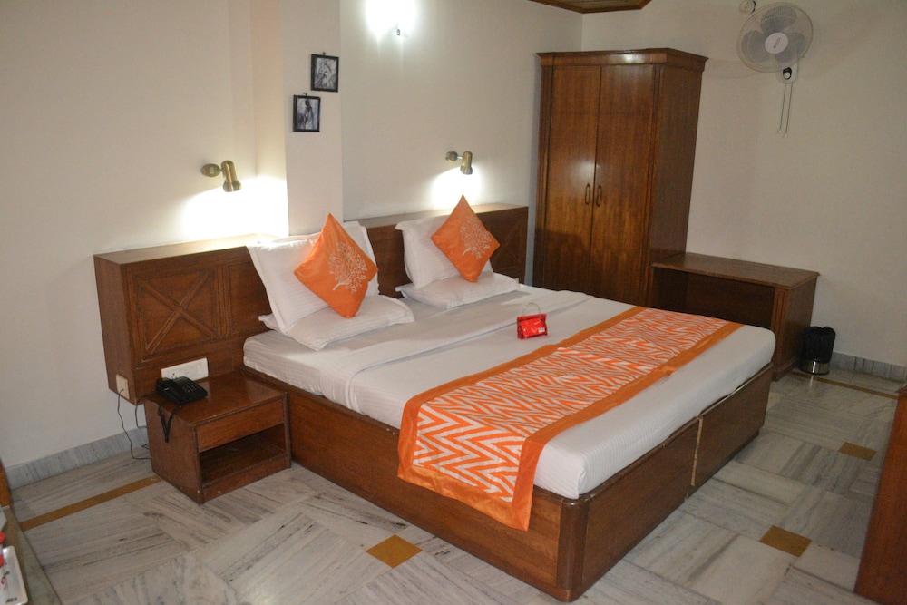 Hotel Falcon Crest by OYO Rooms