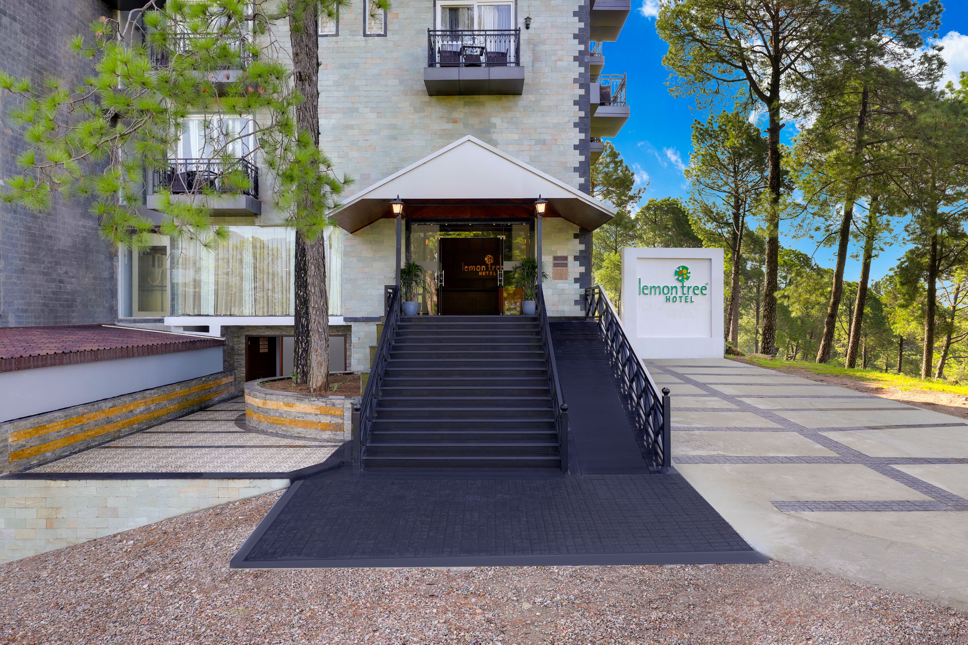 Lemon Tree Hotel Mcleodganj