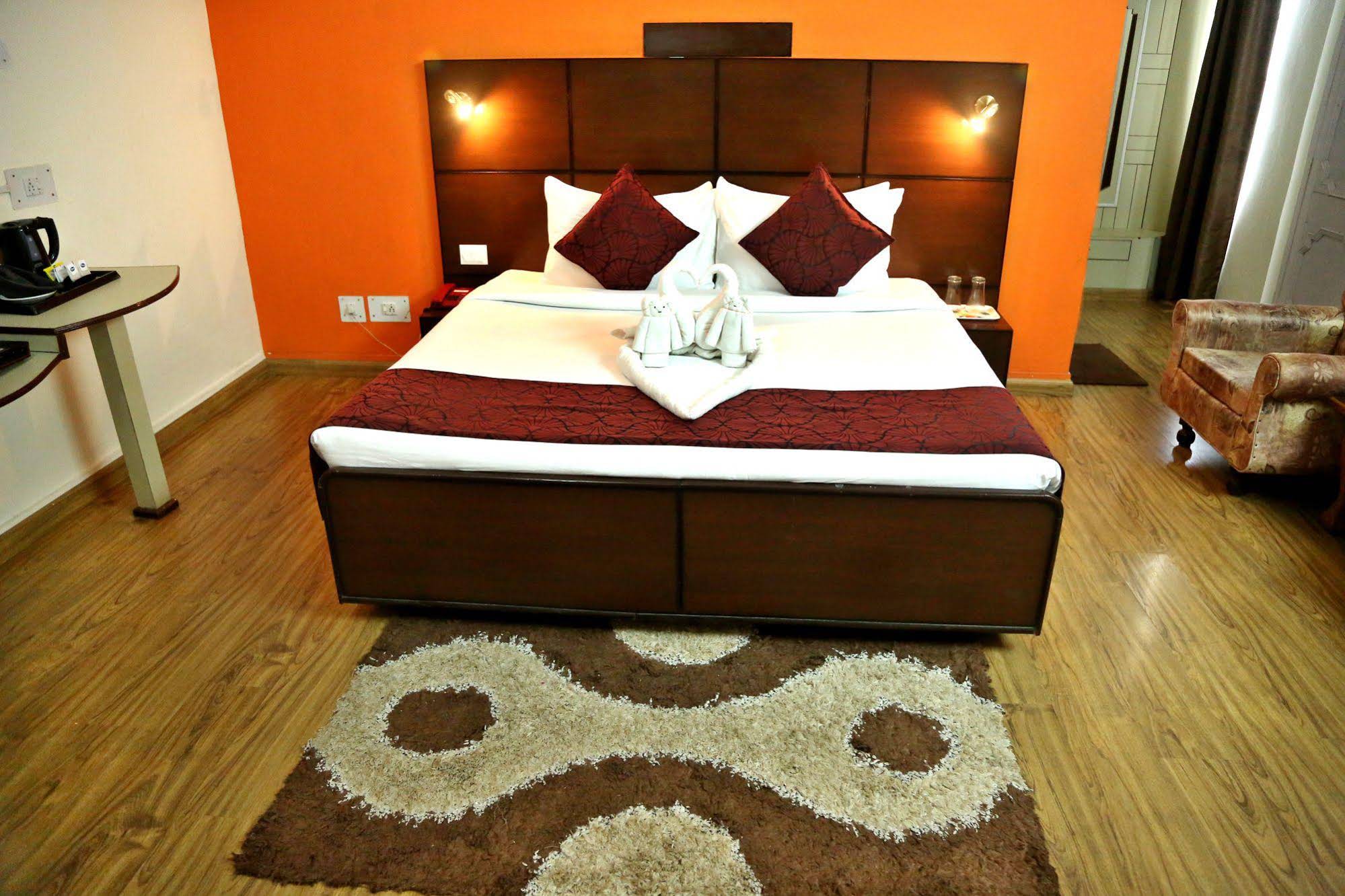 Dee Jay Hotel and Restaurant