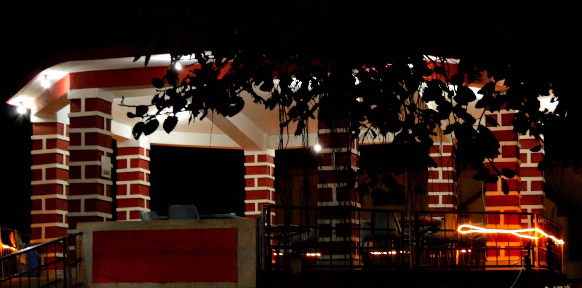 Dee Jay Hotel and Restaurant
