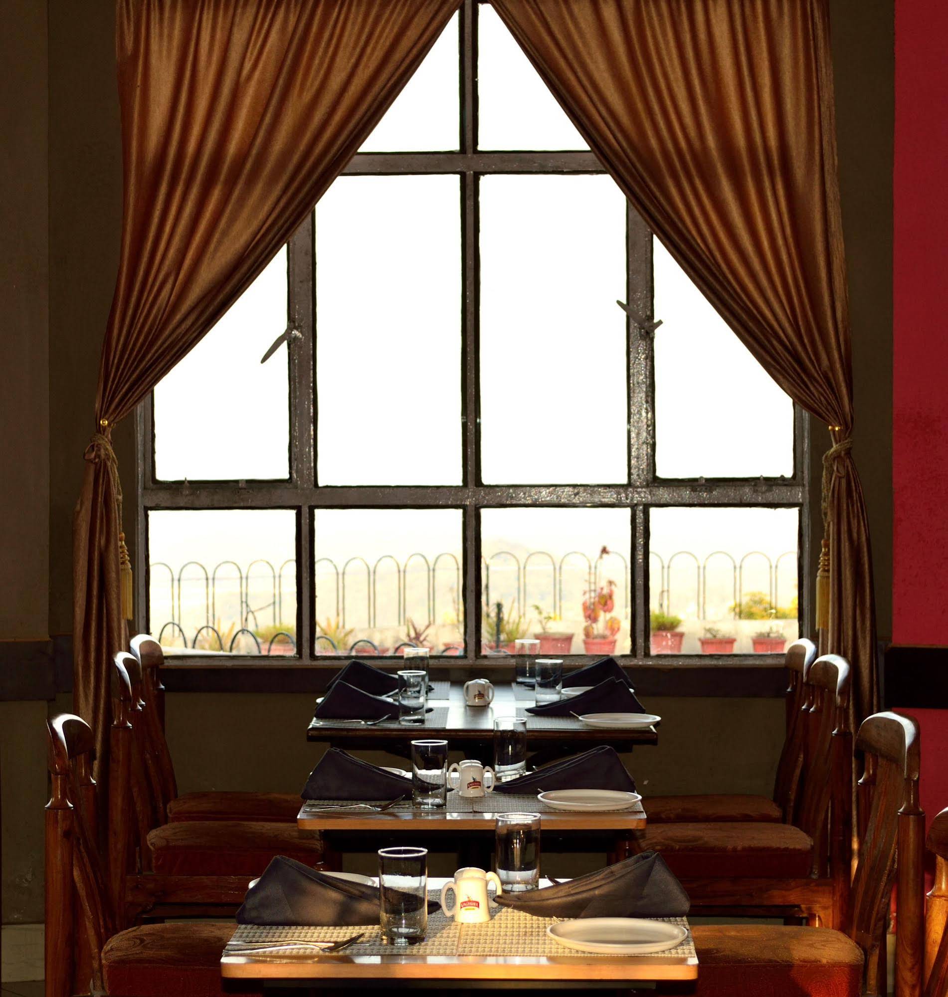 Dee Jay Hotel and Restaurant