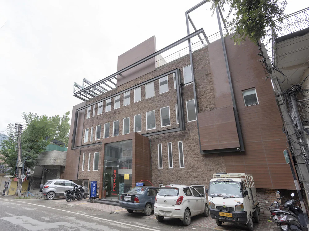 Diamond Vaishali By OYO Rooms