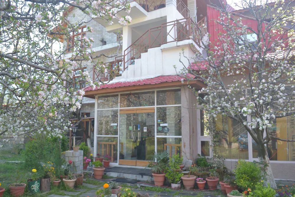 Bharhka Countryside Cottage Resort