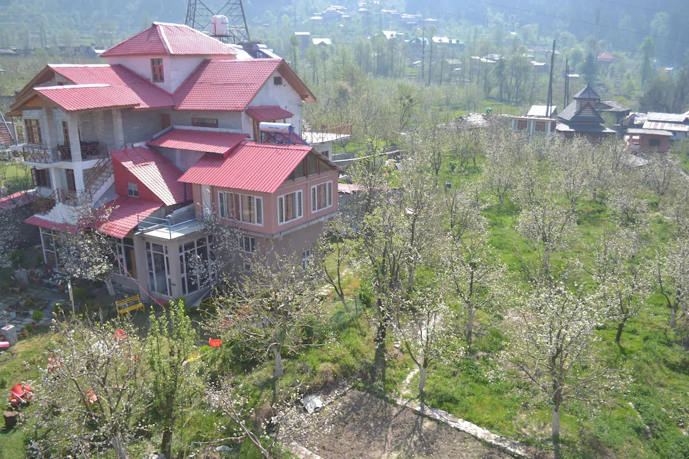 Bharhka Countryside Cottage Resort