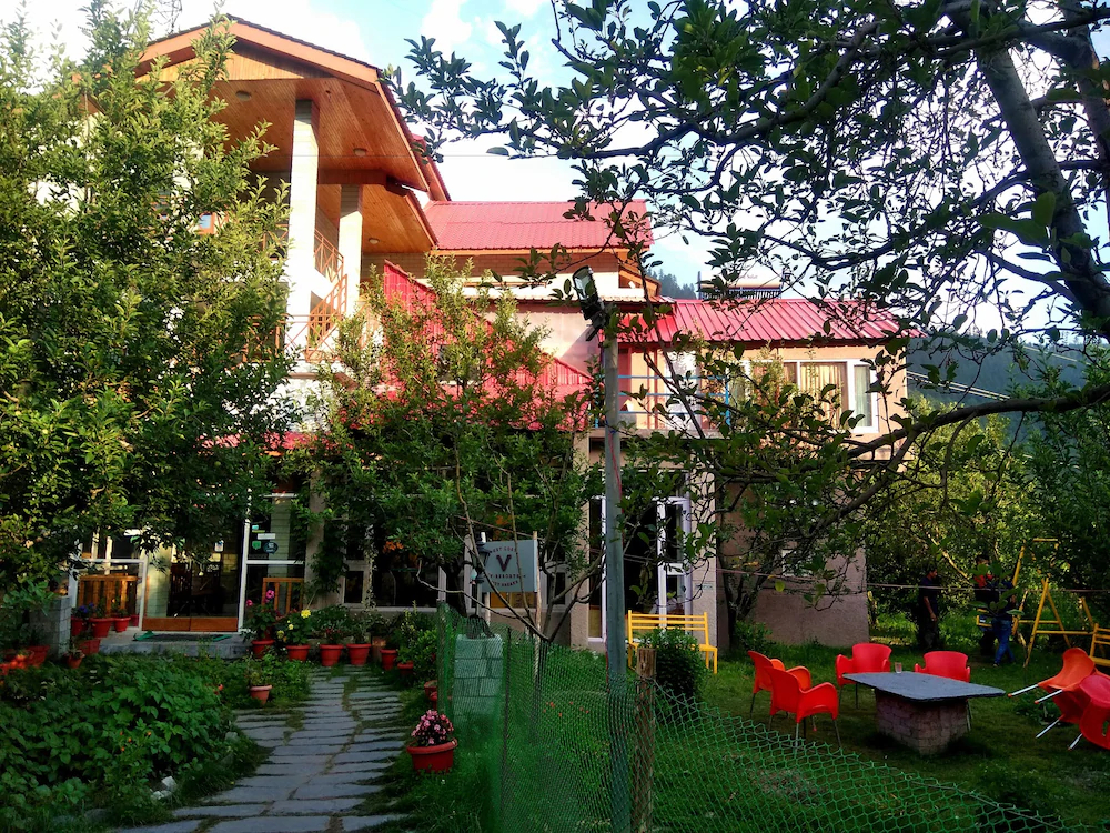 Bharhka Countryside Cottage Resort