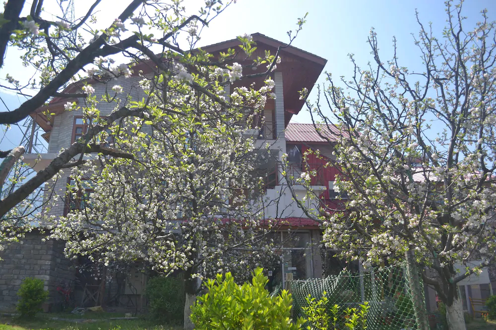 Bharhka Countryside Cottage Resort