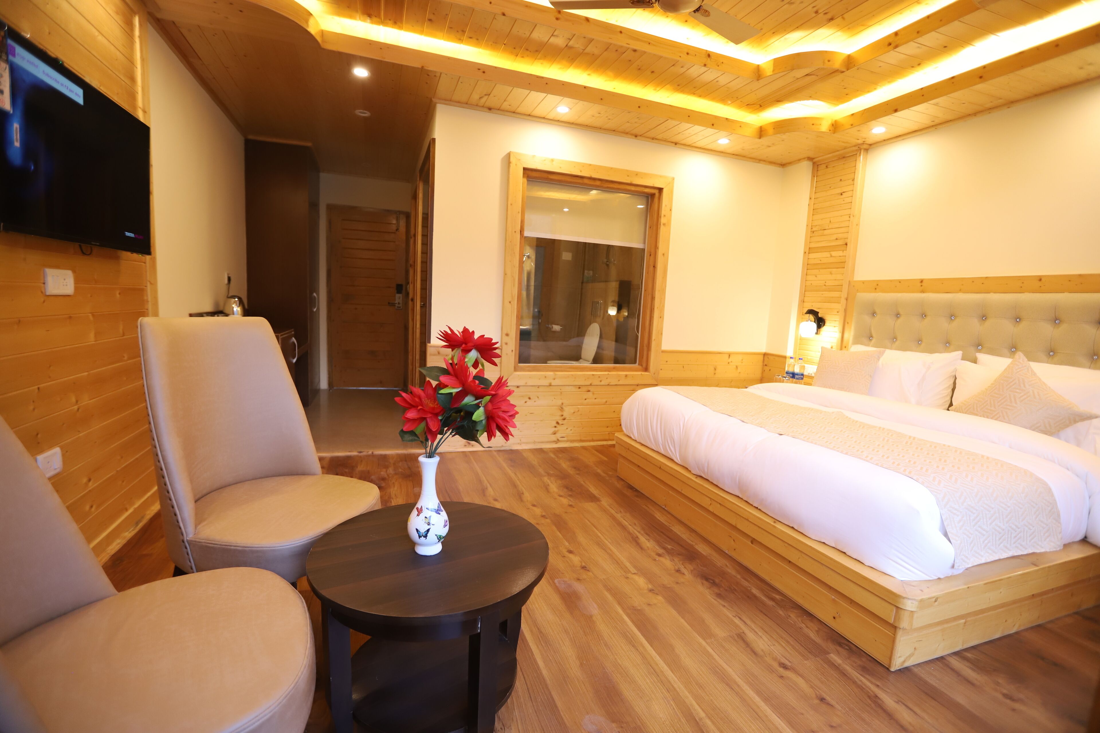 Golden Wood Manali By Rosetum