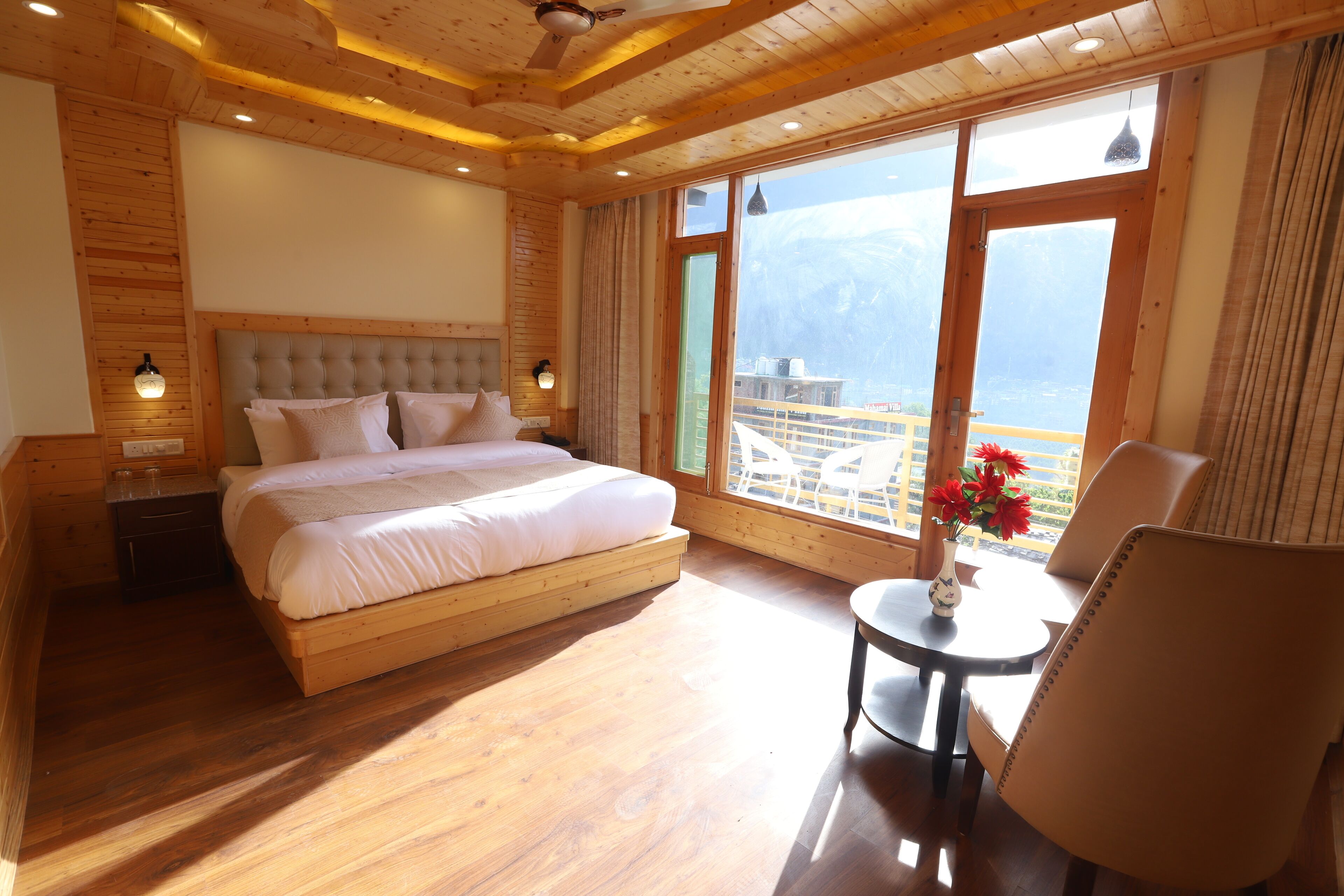 Golden Wood Manali By Rosetum