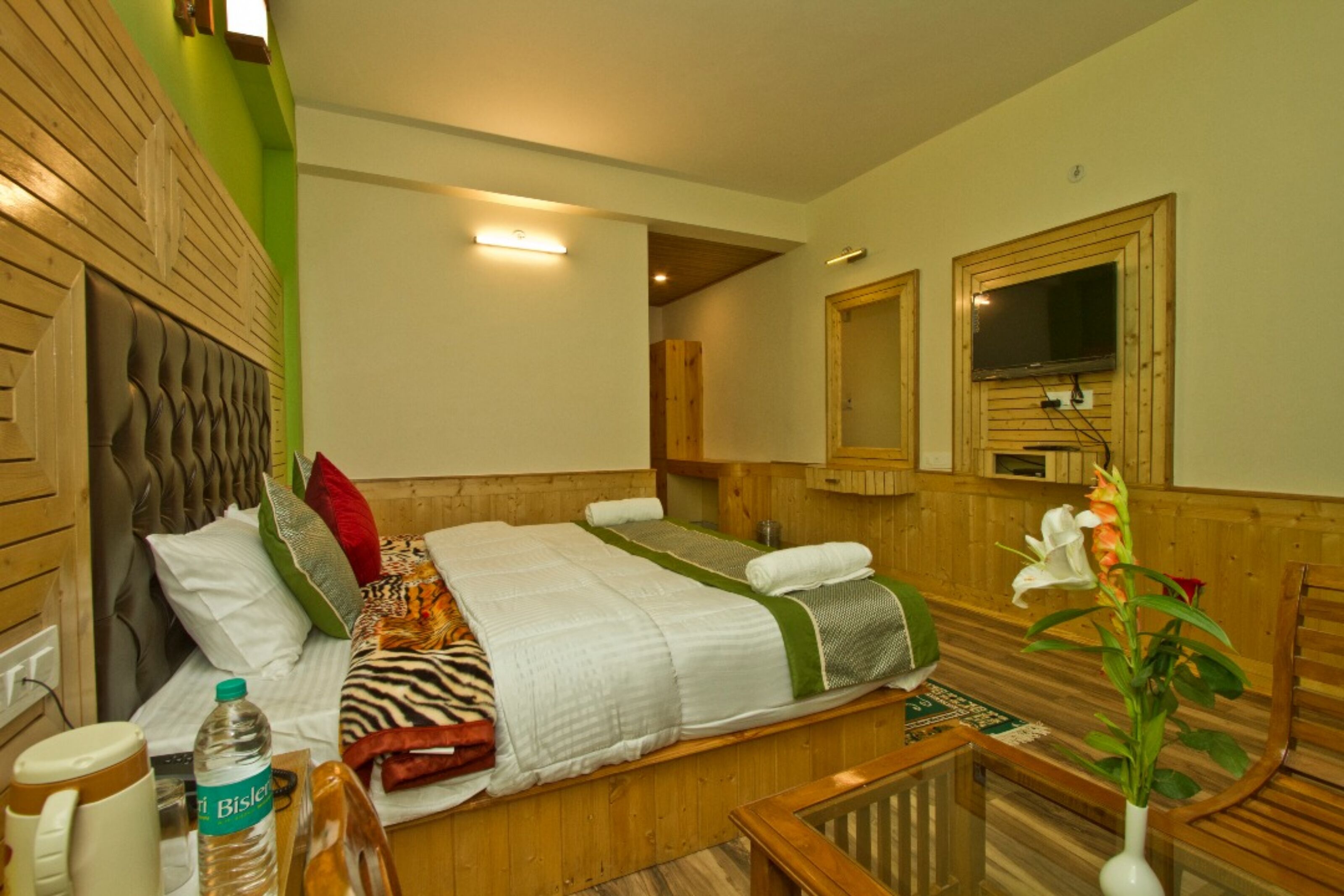 Goroomgo Mountain Green Villa Manali