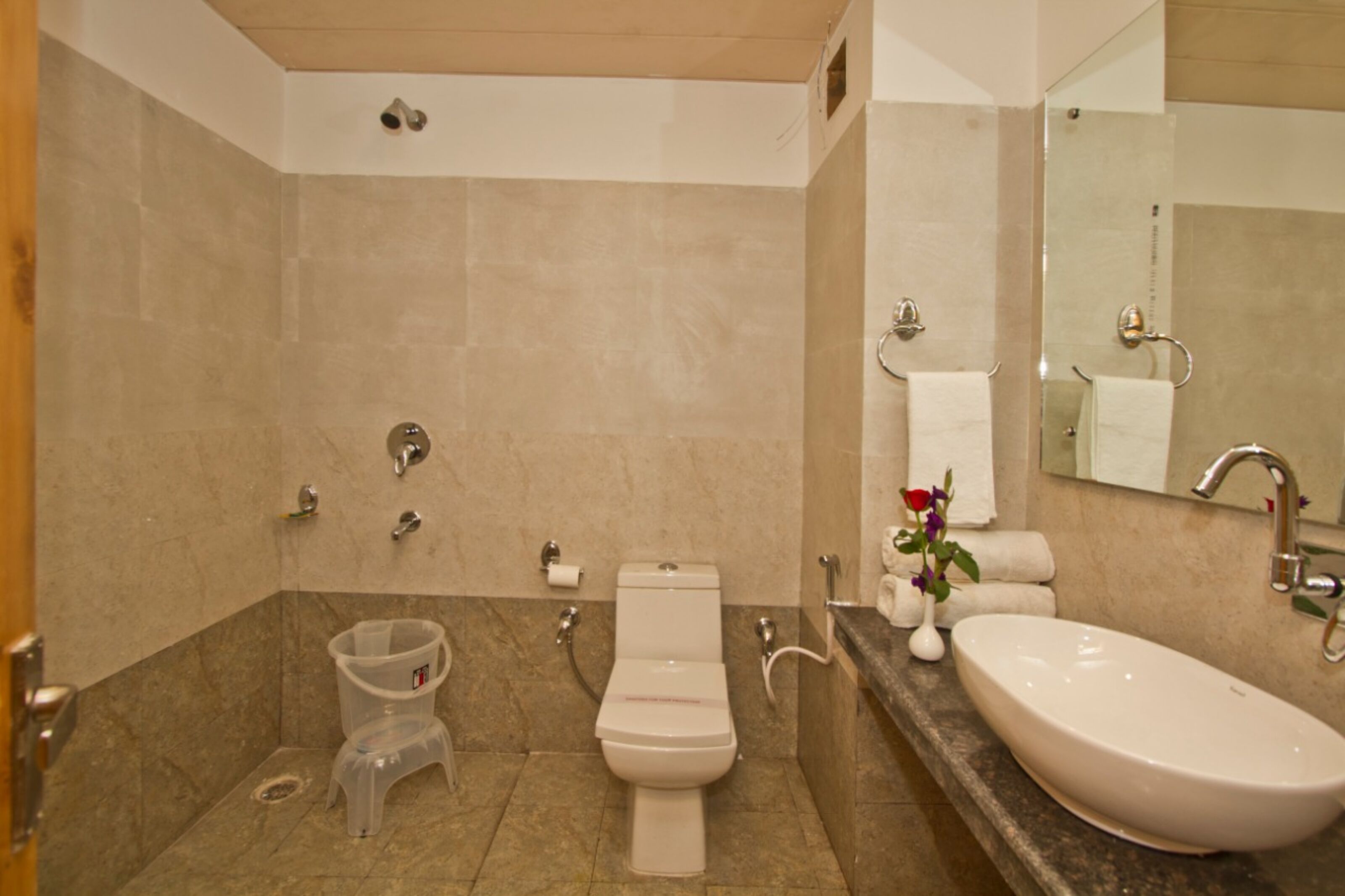 Goroomgo Mountain Green Villa Manali