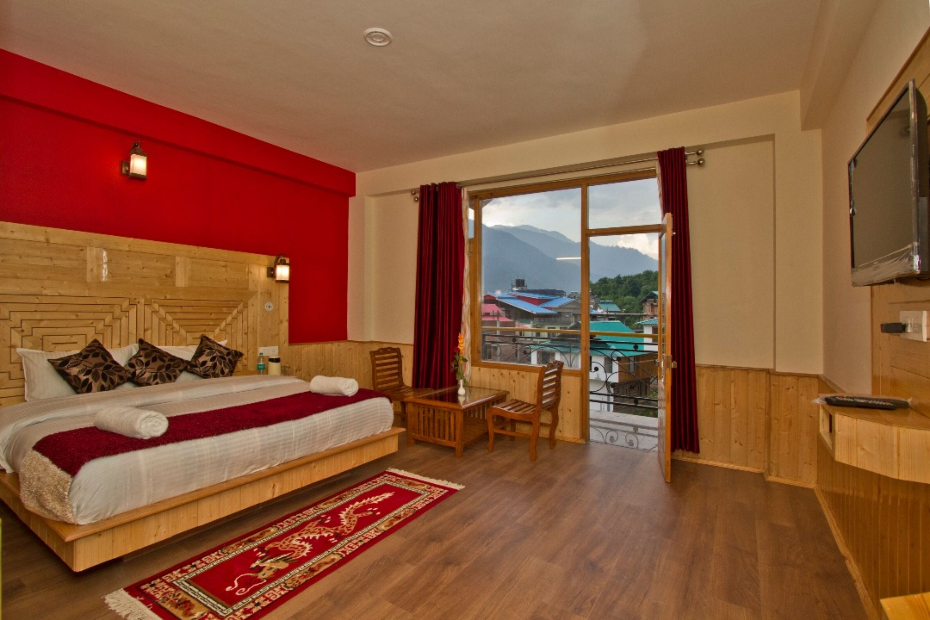 Goroomgo Mountain Green Villa Manali