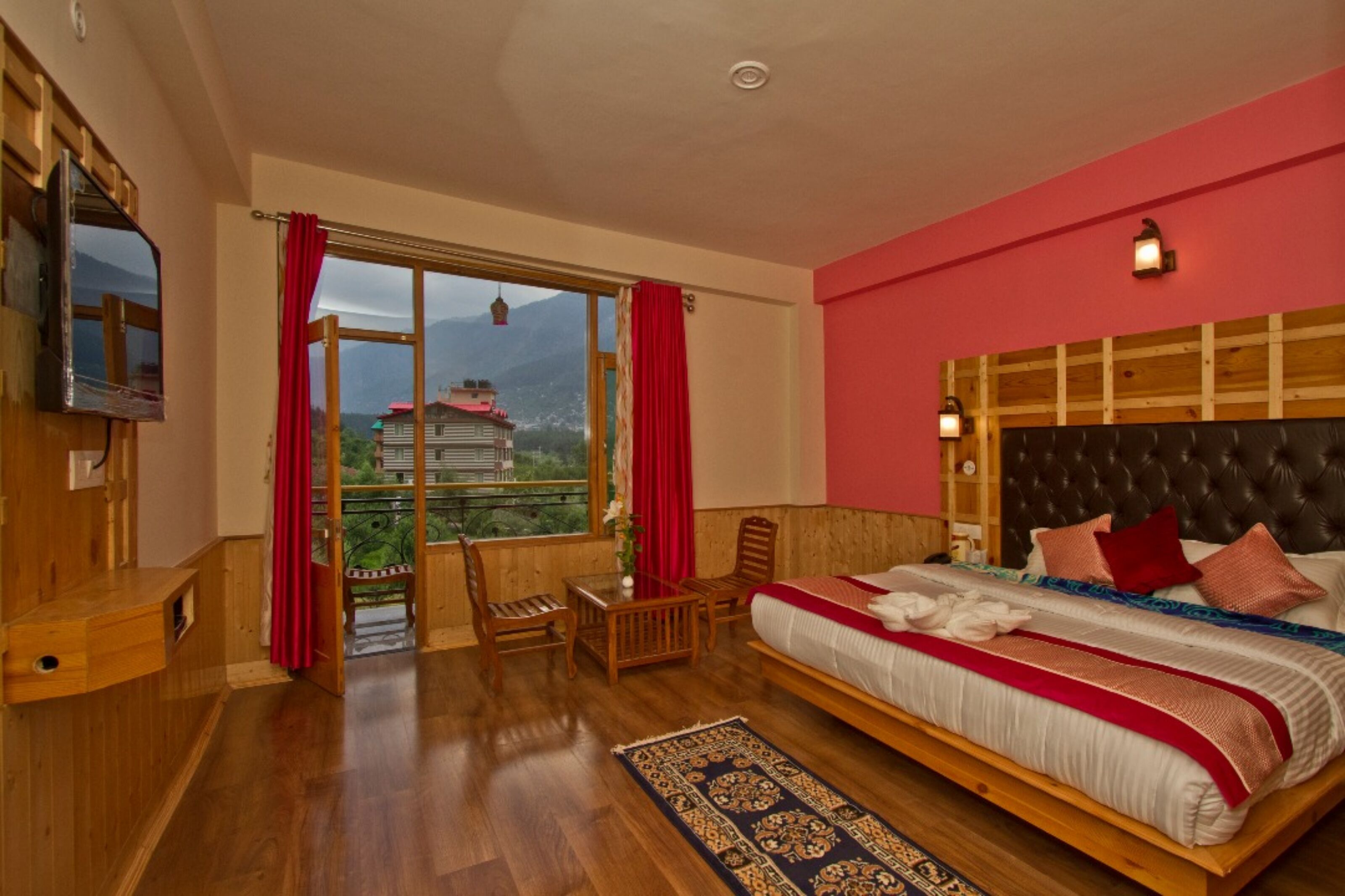 Goroomgo Mountain Green Villa Manali