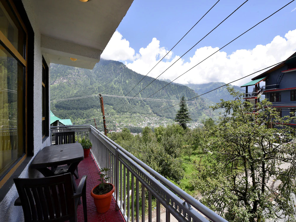 Heaven On Earth by OYO Rooms