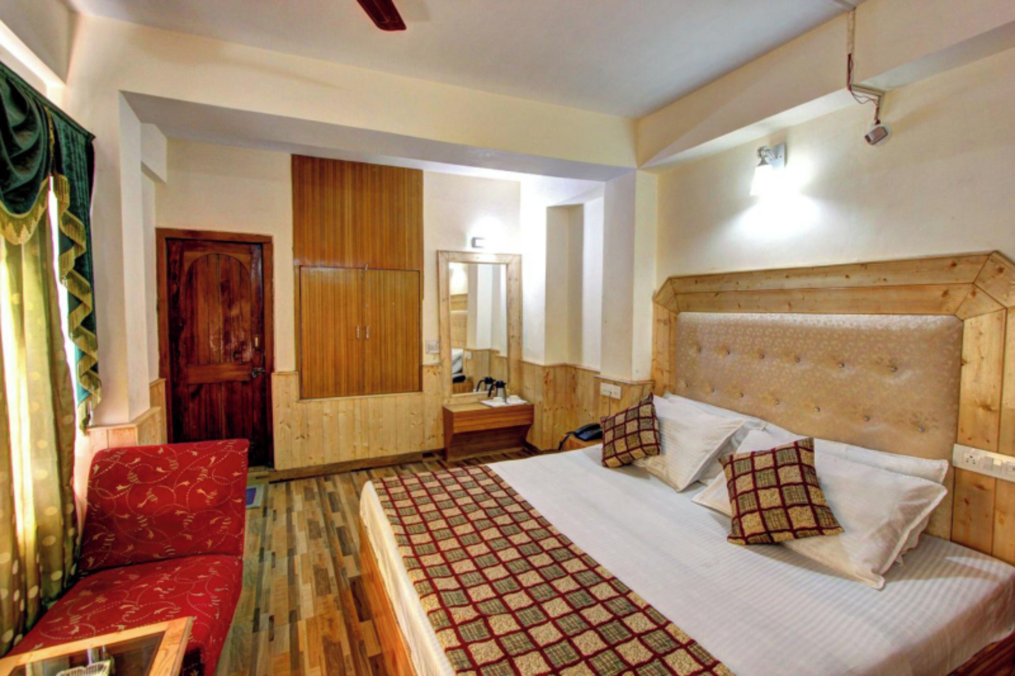 Highway Inn Manali by Goroomgo