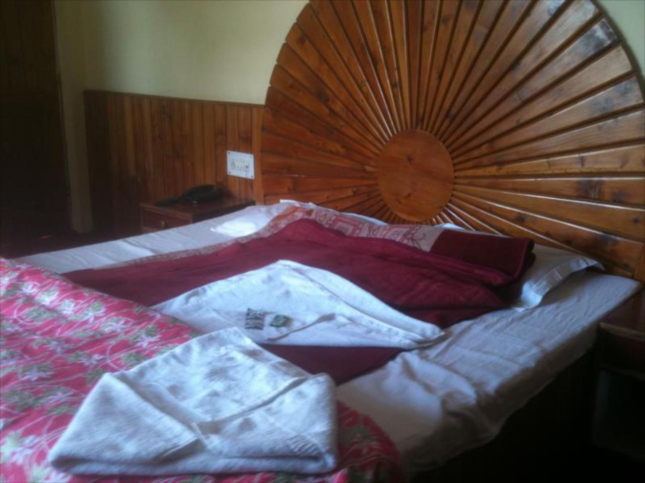 Him Parvat Hotel