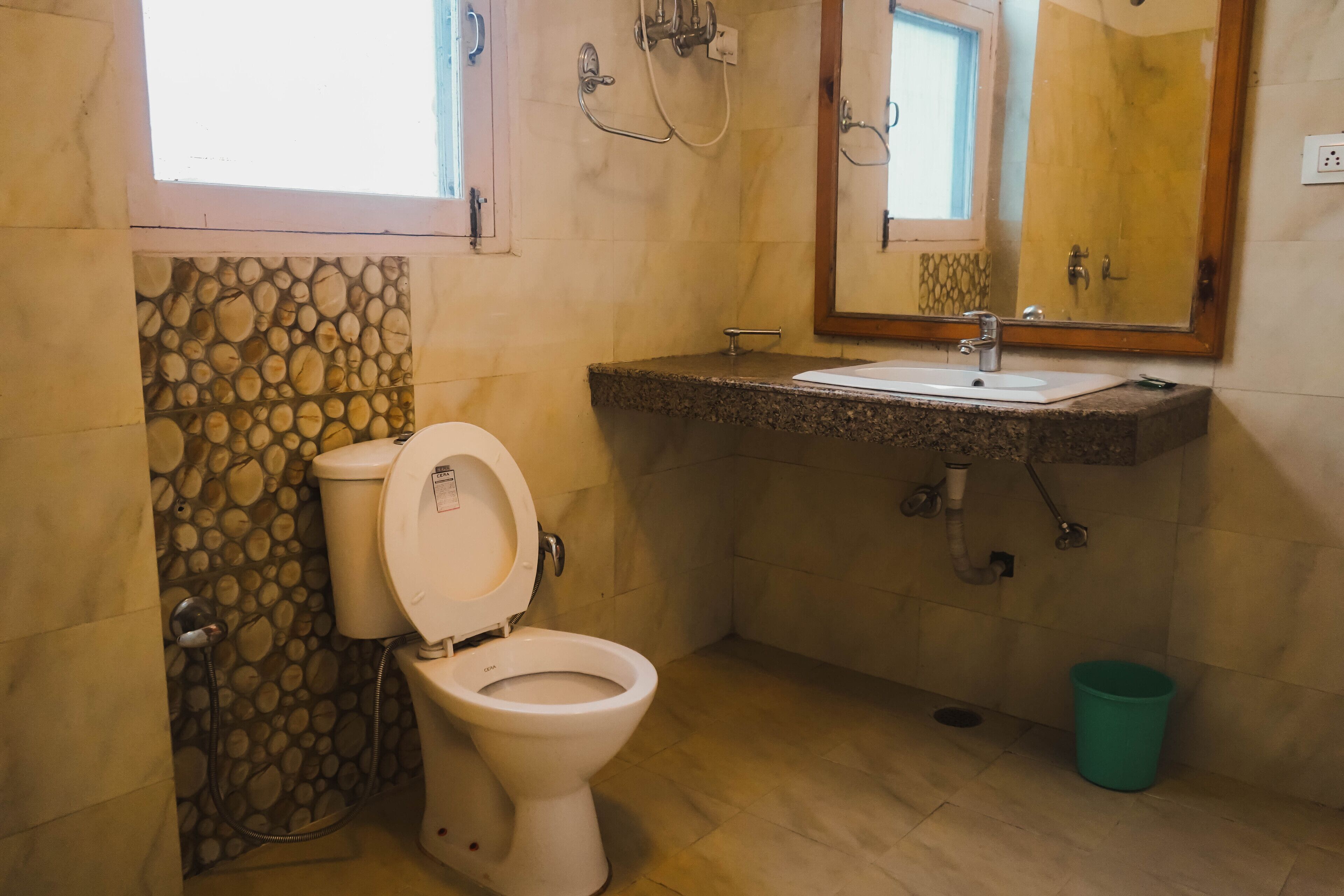 Hipostel Manali